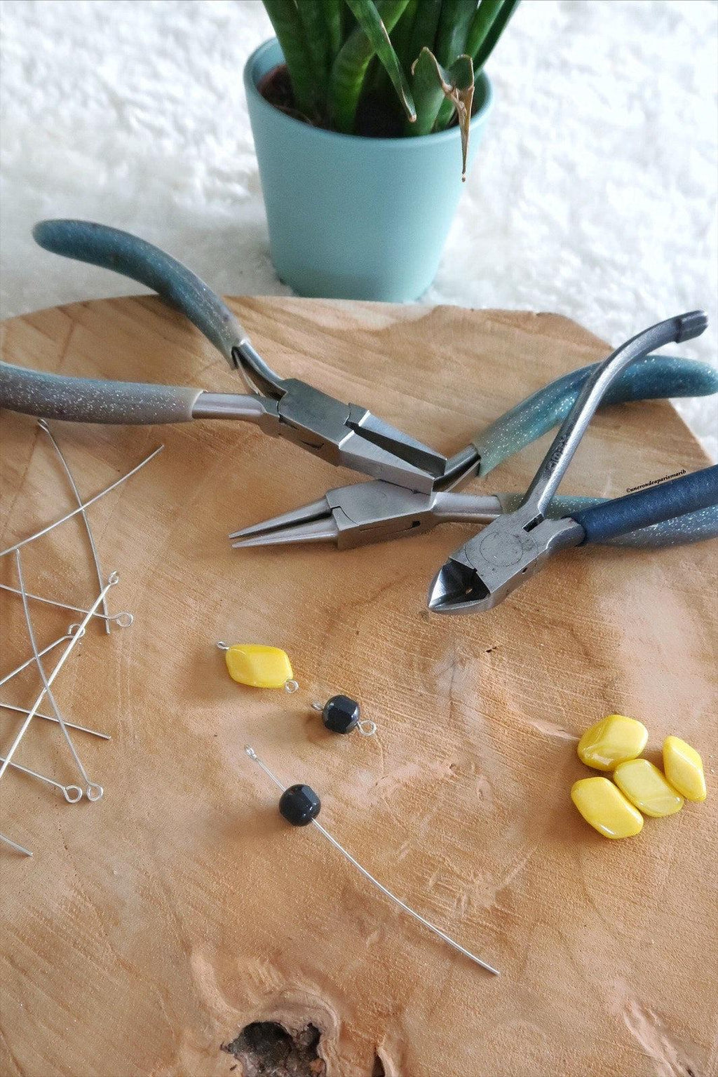 Former une boucle à l'aide d'une tige boucle ou clou