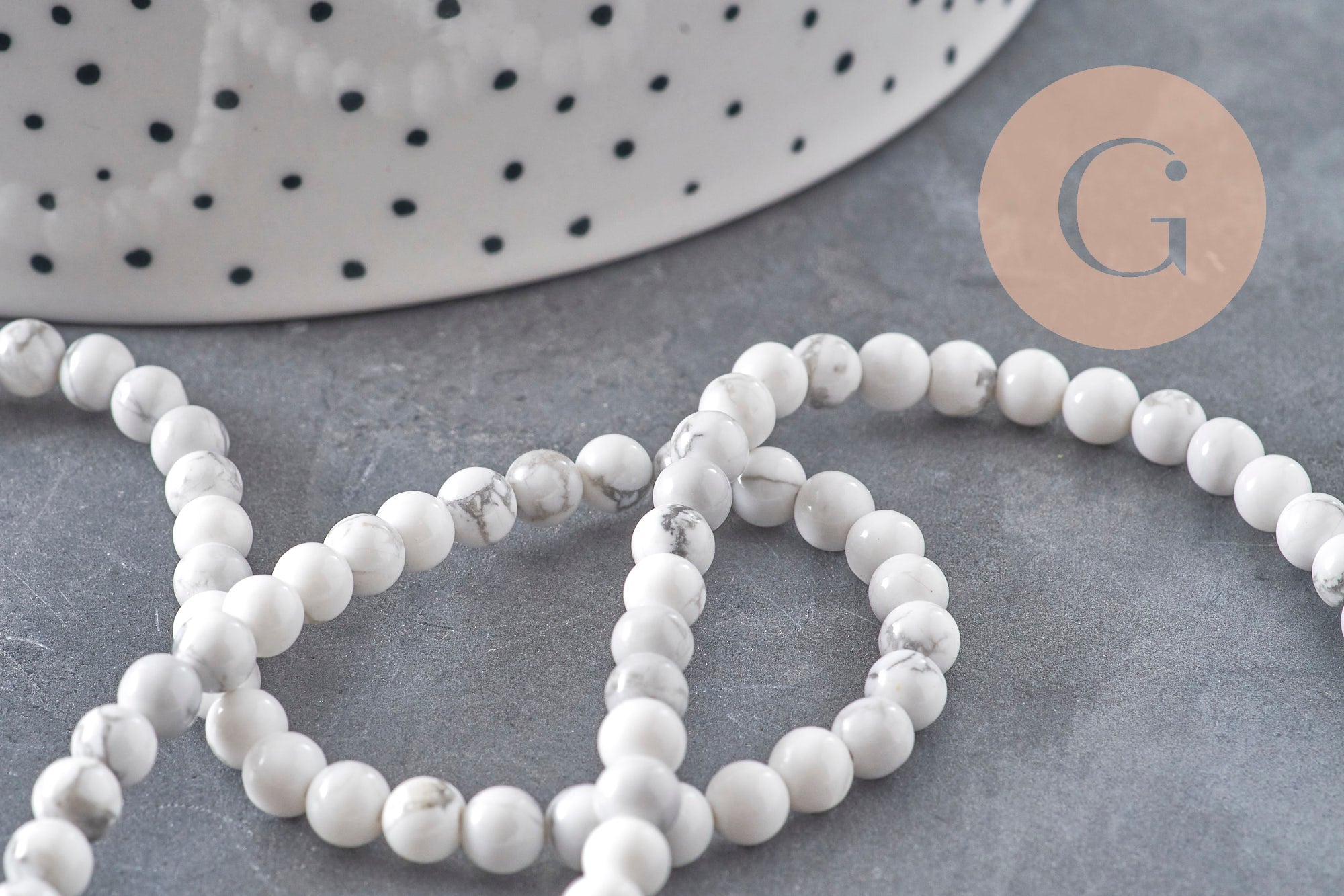 Perle ronde howlite blanche naturelle 4mm, x1 fil de 38cm (G11091)