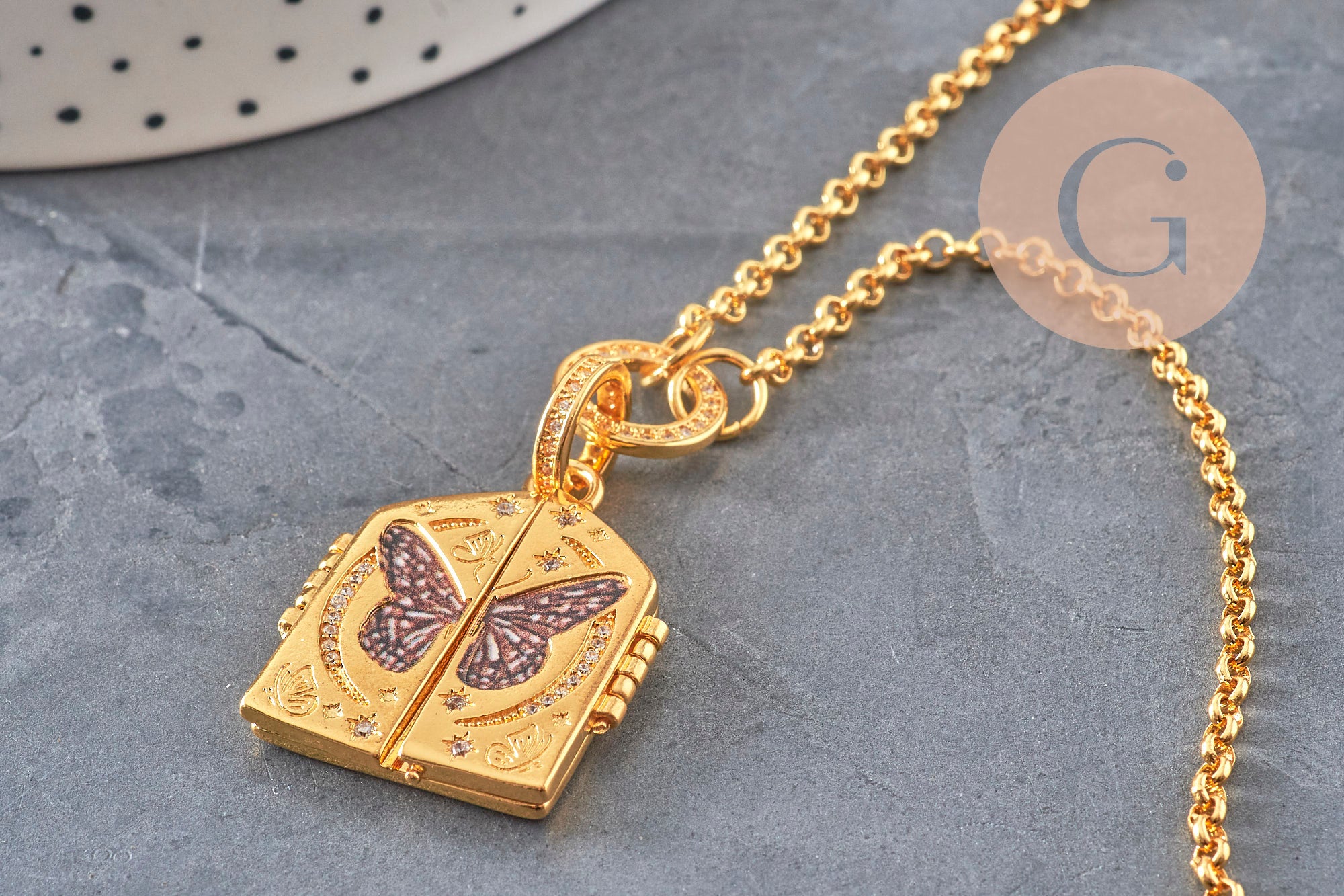 Collier pendentif locket papillon cuivre doré zircons , x1 (G11069)