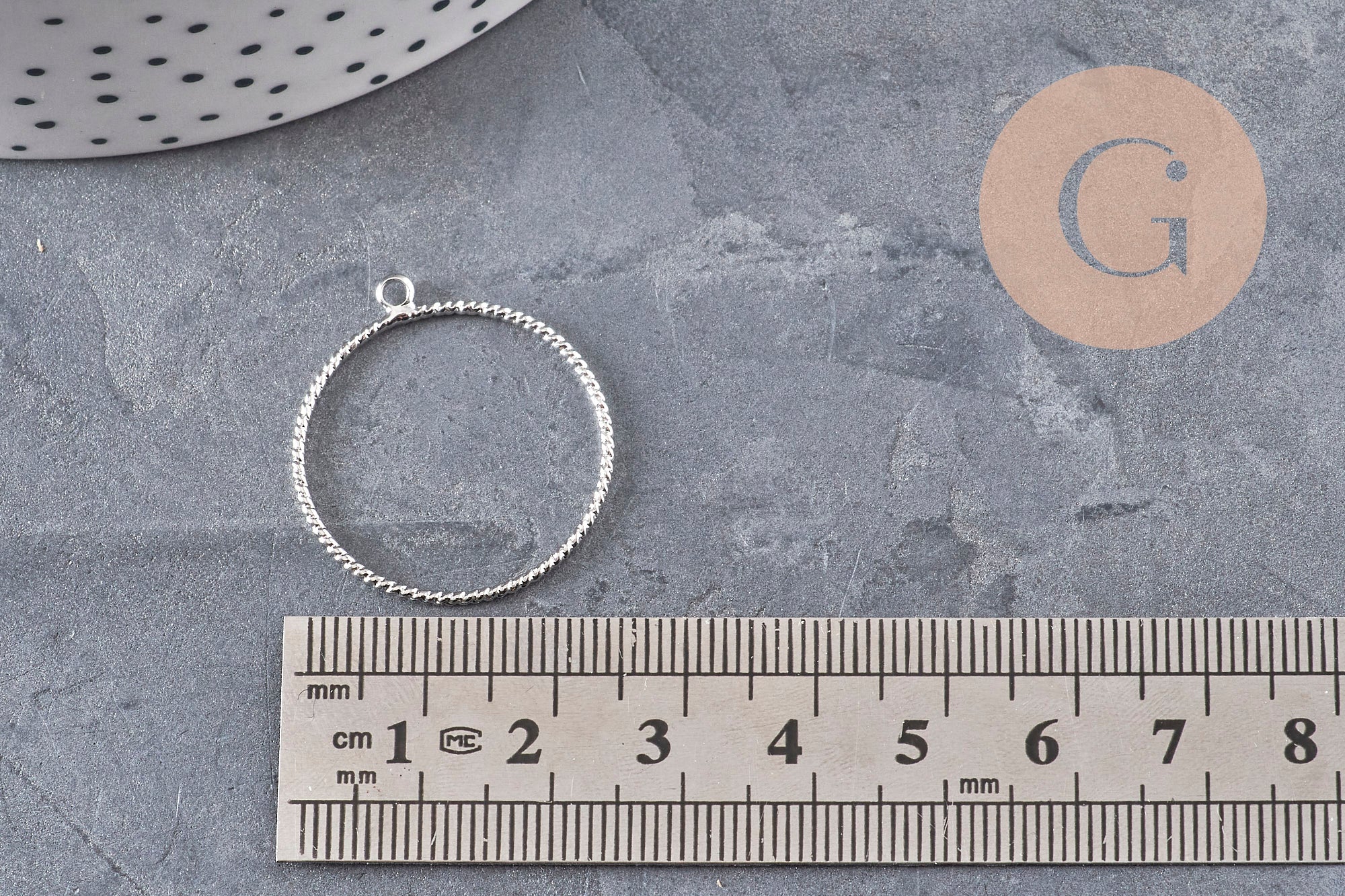 Pendentif rond torsadé laiton platine 27.5mm pour résine, x1 (G11135)