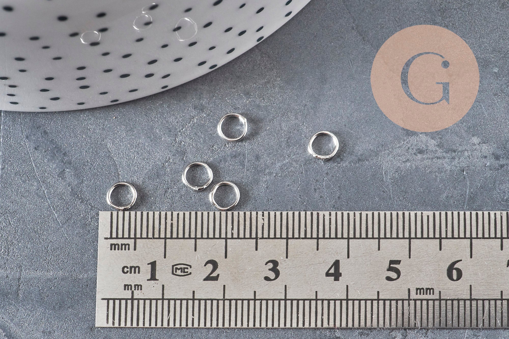 Anneaux de jonction ronds fermés laiton platine 5mm-0.7mm, x10 (G11213)