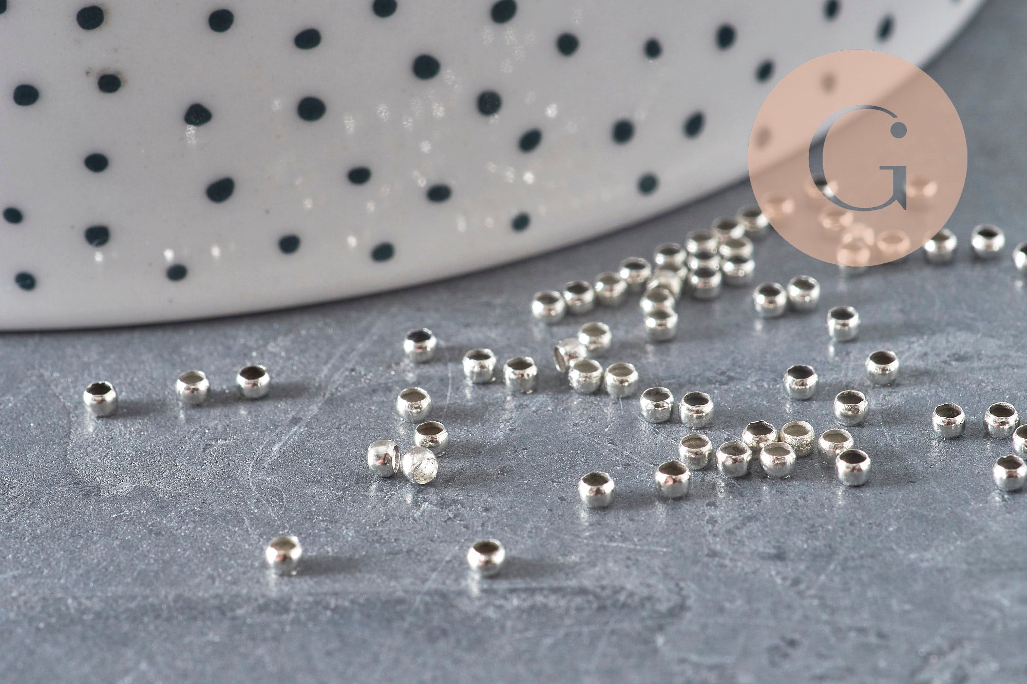 Perles à écraser laiton platine 2x1.2mm, x1 gramme (G11208)