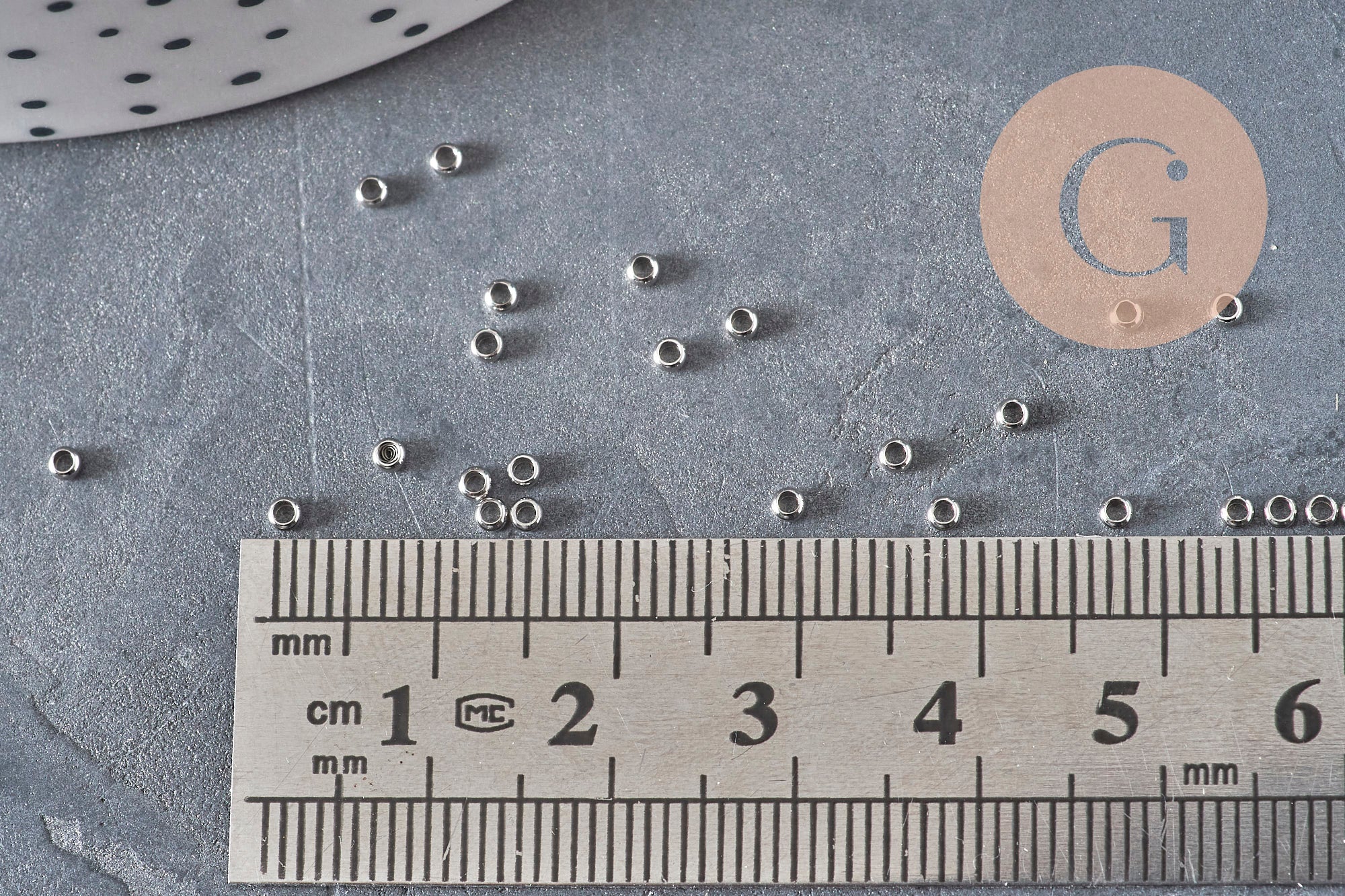 Perles à écraser rondelle acier 316 inoxydable platine 1.9mm, x50 (G11210)