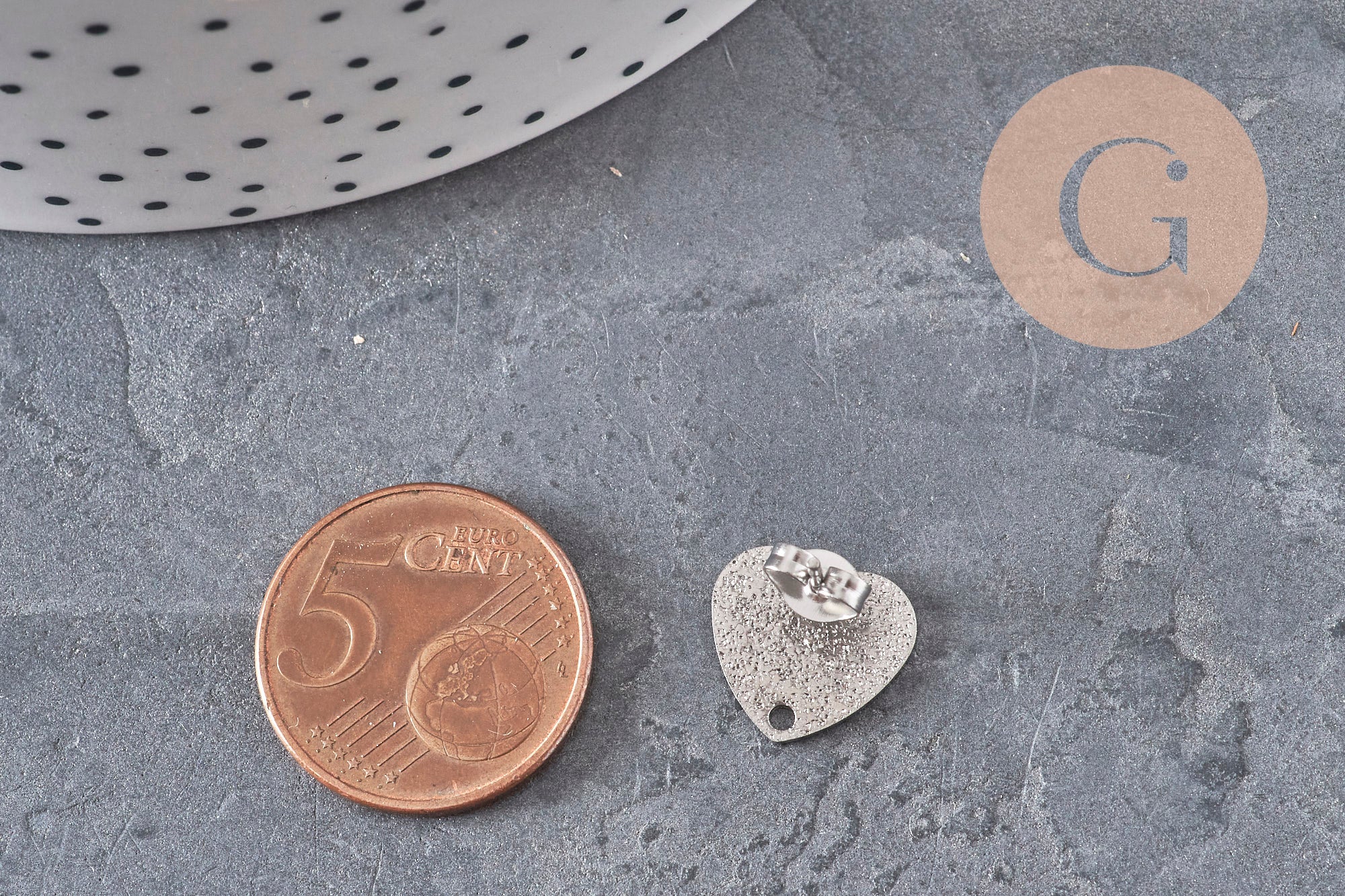 Clous-puces oreille coeur acier 304 inoxydable platine sablé 1 trou 13mm, la paire (G11318)