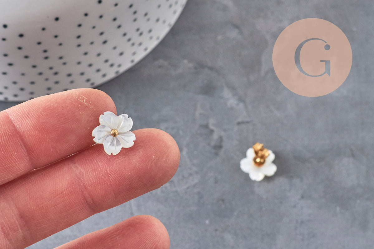 Boucles puce fleur nacre naturelle acier inoxydable doré PVD, x1 (G11305) VALIDE-Boucles d'oreilles-Gingerlily Perles