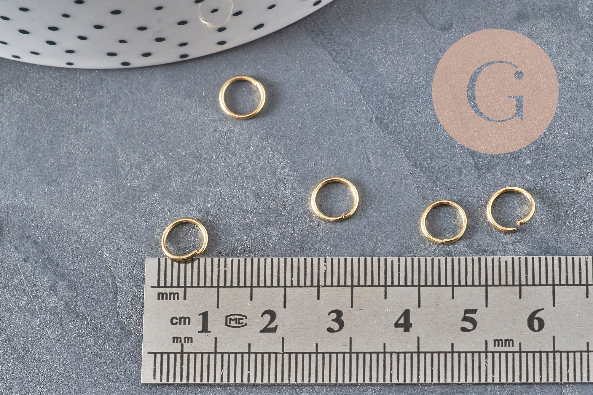Anillas cerradas redondas de acero inoxidable 304 dorado de 7 mm/0,8 mm, x10 (G11230)