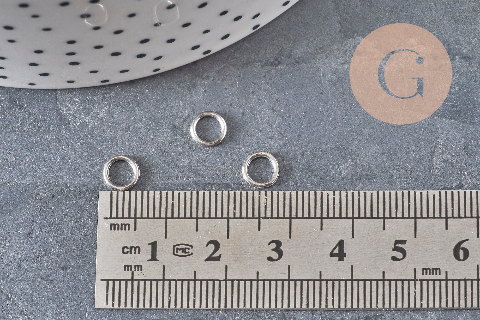 Anneaux fermés ronds acier 304 inoxydable platine 6mm/0.8mm, x5 (G11215)