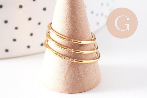 Bague alliance fine anneau acier inoxydable doré 1-2-3 zircons blancs, x1 (G10498)