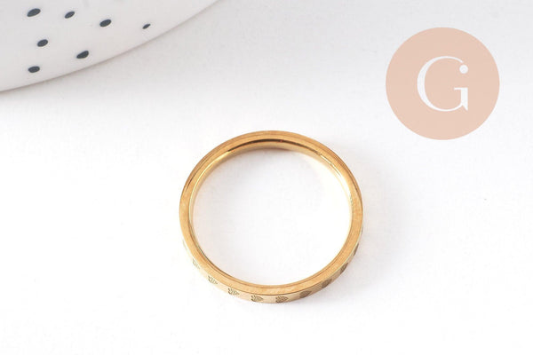 Bague fine alliance gravée coeurs acier inoxydable doré 2mm, x1 (G10497)