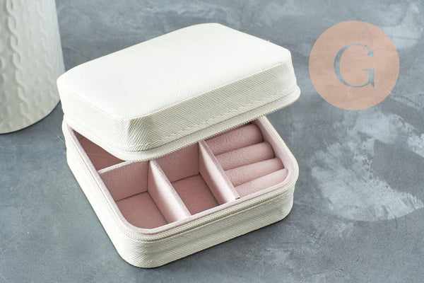 Boite à bijoux en imitation cuir beige carrée 10cm, x1 (G9473)