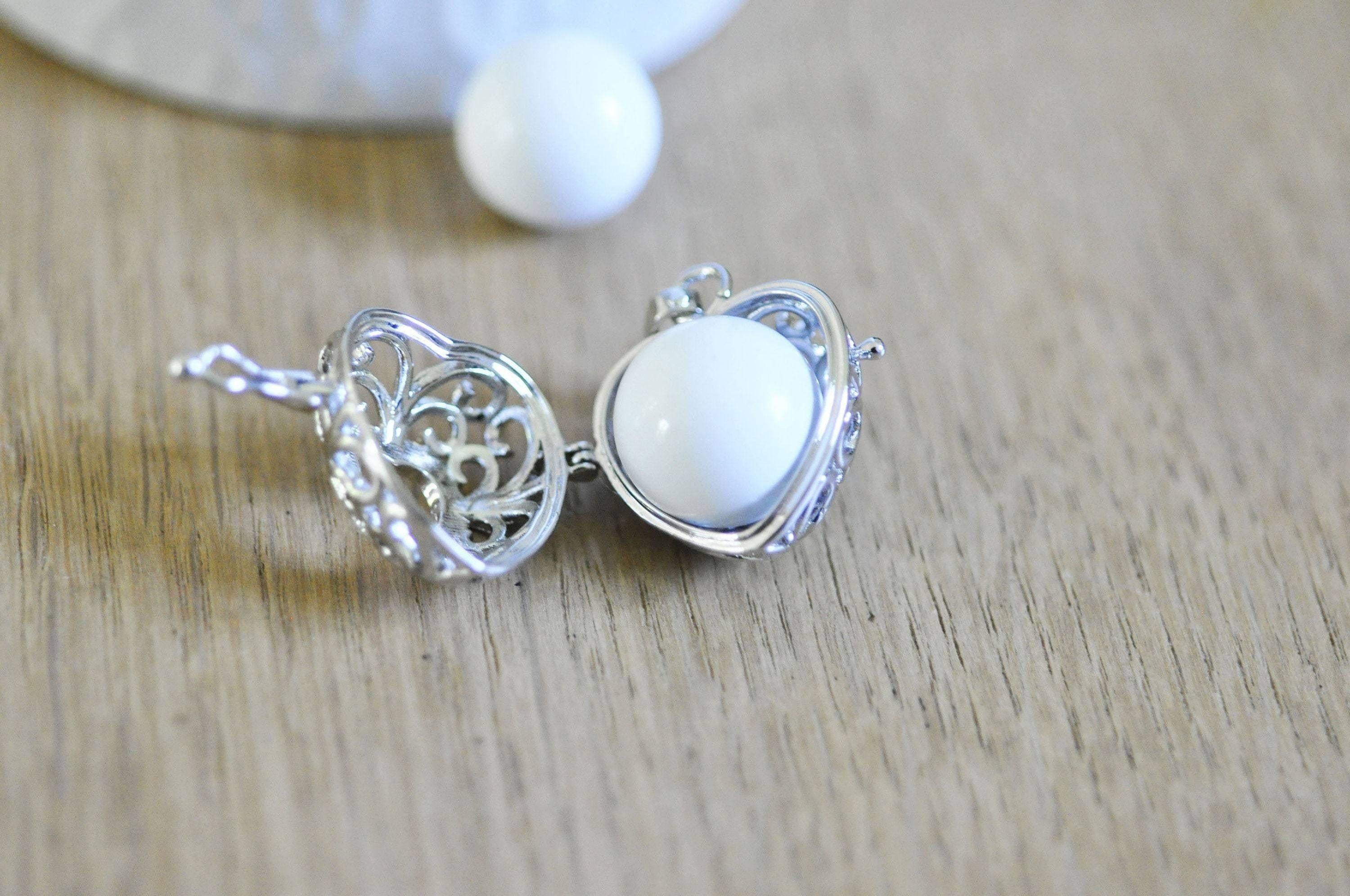 Bola carillon d'harmonie blanche 16mm, x1 (G5426)