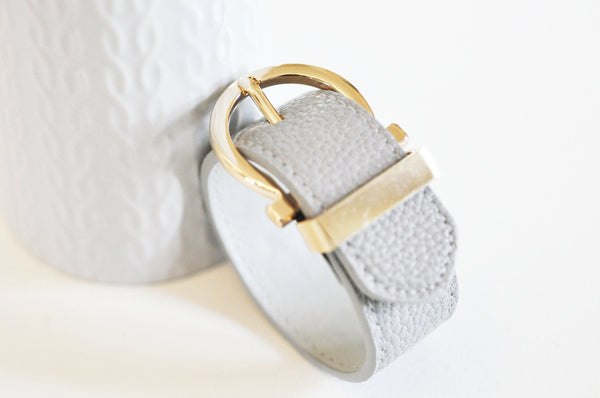 Bracelet cuir gris réglable boucle dorée,25.5mm, x1 (G2492)