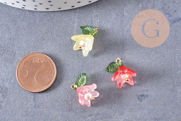 Breloque fleur verre coloré laiton doré imitation perle 15mm, x5 (G10326)