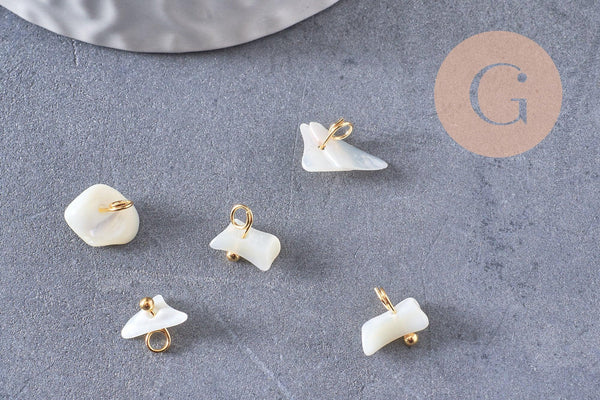 Breloque nuggets nacre naturelle laiton doré 6.5-10mm, x5 (G10285)