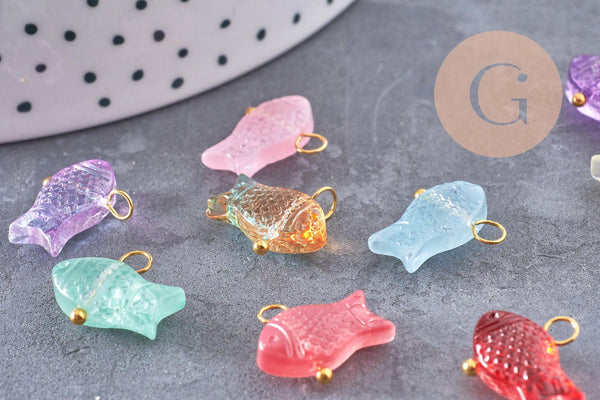 Breloque poisson verre multicolore laiton doré 15.5mm, x5 (G10218)