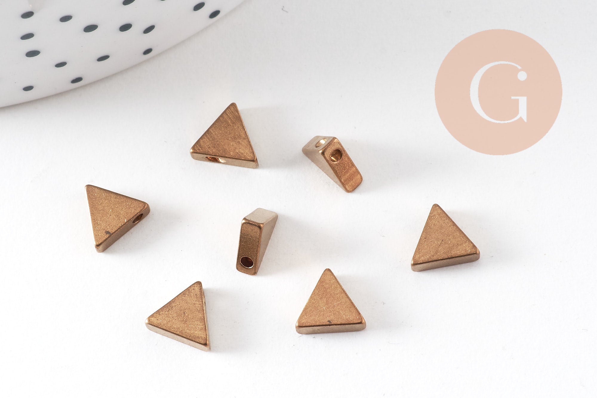 Perle triangle 1 trou laiton brut 7mm, x10 (G1347)