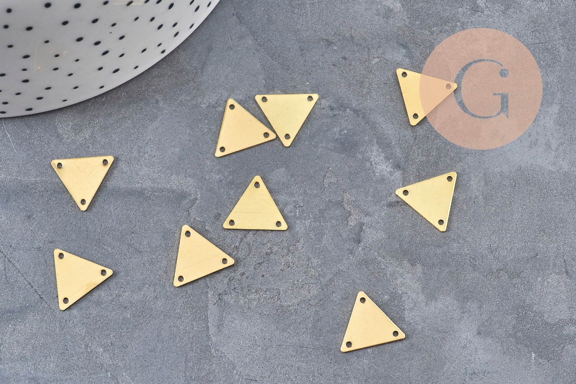 Breloque triangle 3 trous laiton brut 14mm, x10 (G11033)