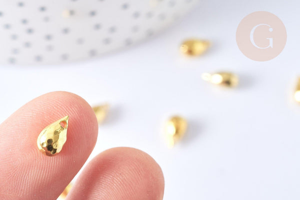 Breloques gouttes martelées zamac doré 9mm, Pendentif doré zamac, breloque goutte dorée, x10 G7904