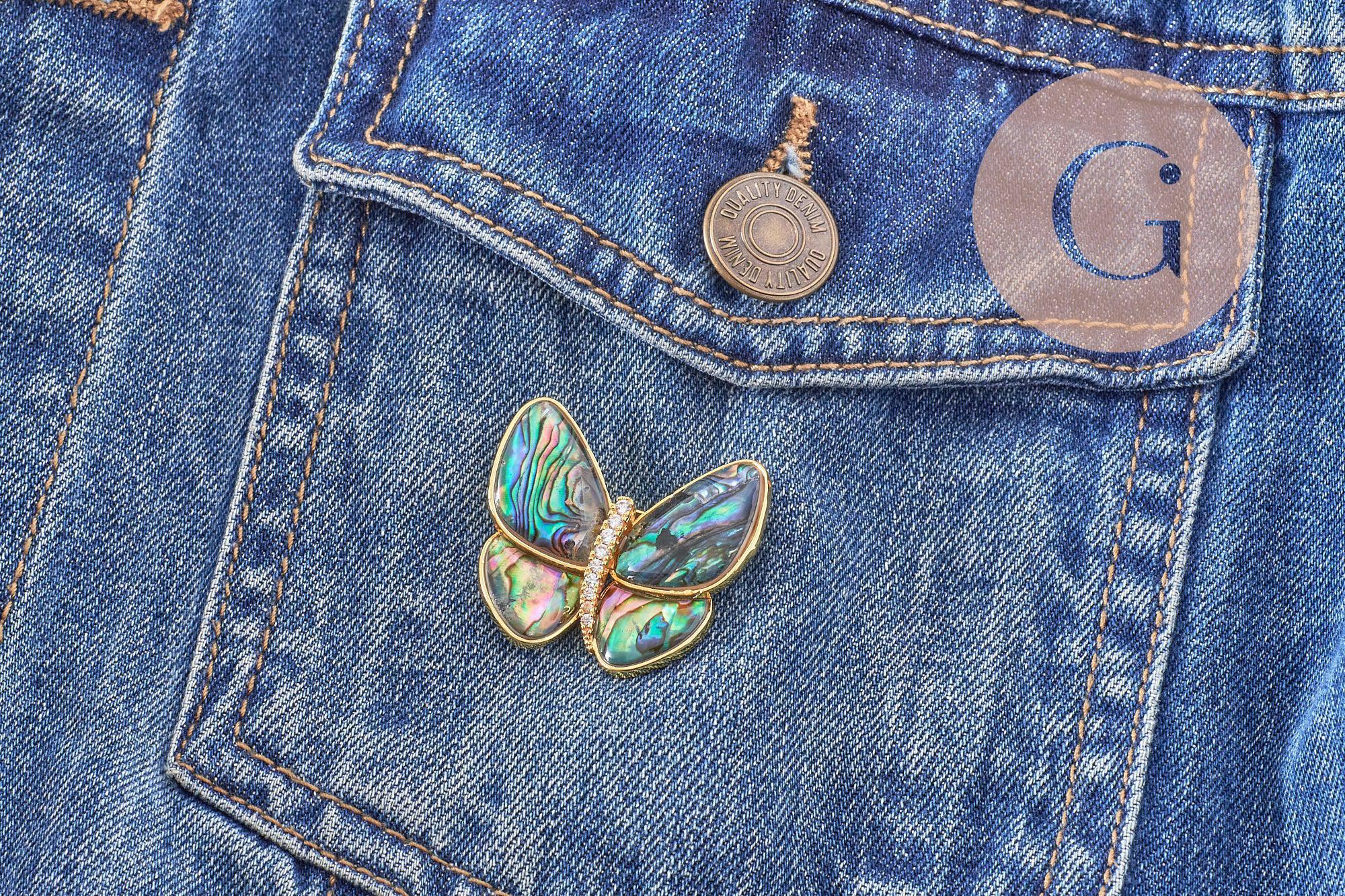 Broche Papillon Nacre noire abalone laiton doré zircons 36mm, x1 (G10164)