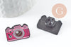Broche pins appareil photo émaillé rose 24.5mm, x1 (G9471)