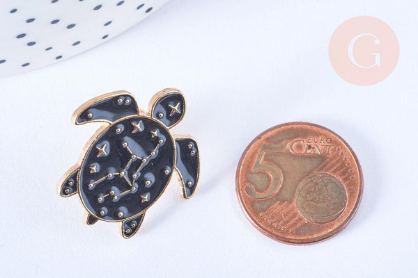 Broche pin's tortue de mer motif mystique noir doré émail 26.5mm, x1 (G6616)