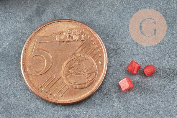 Cabochon carré jade naturel teinté rouge facetté 2.5mm, x1 G8599