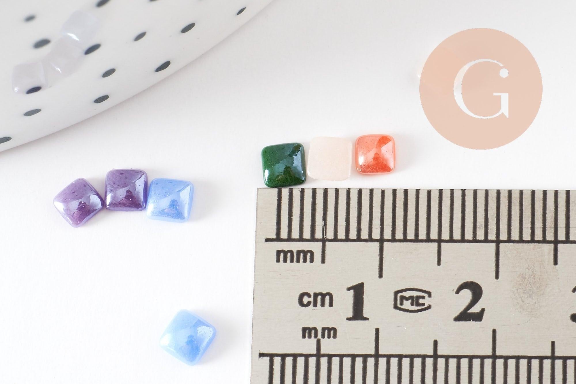 Cabochon carré verre irisé multicolore 4mm x20 (0.7g) (G1558)