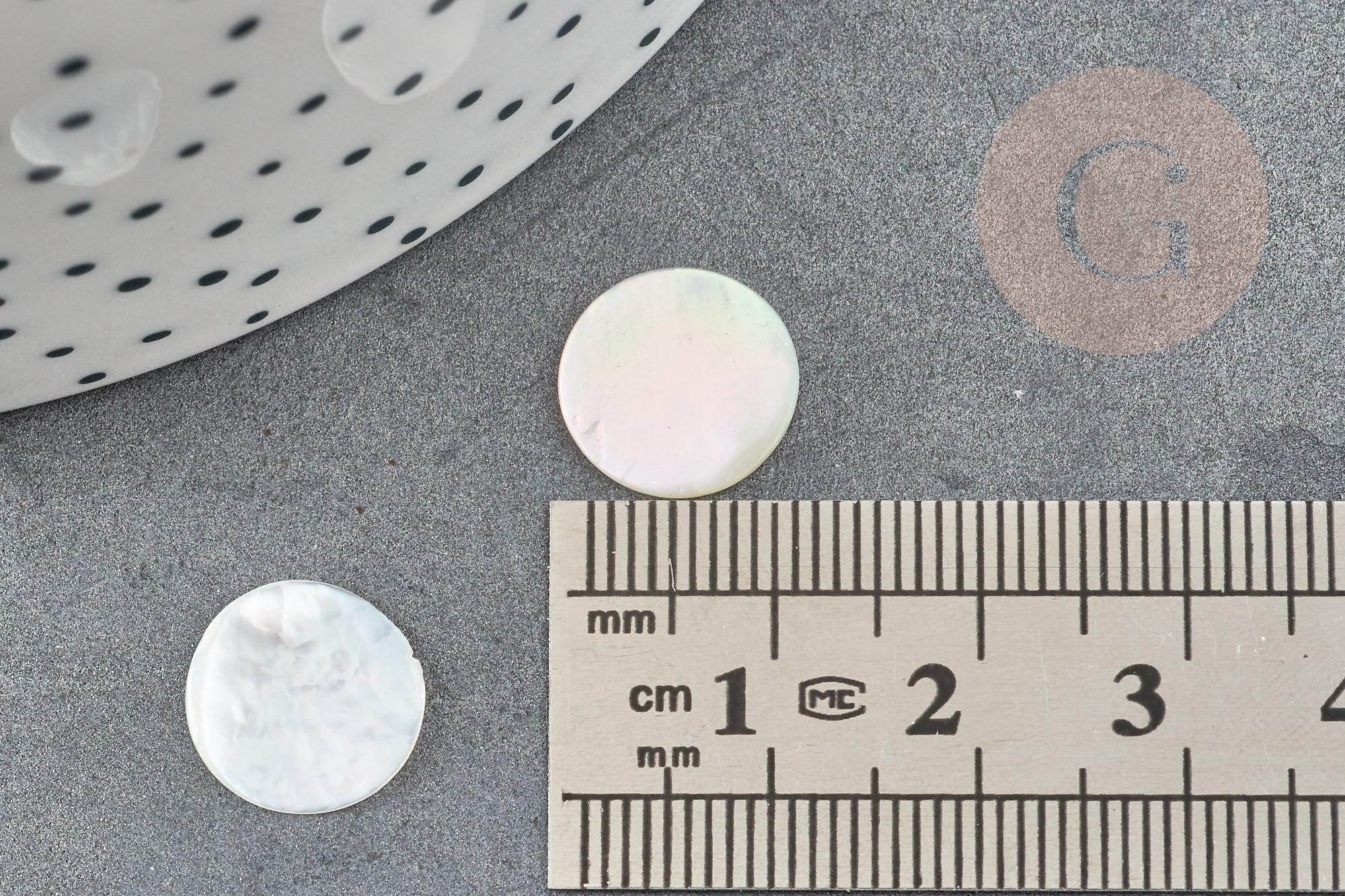 Cabochon disque nacre blanche naturelle 12mm, x1 G8540