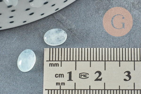 Cabochon ovale jade naturel blanc 8x6mm, x1 (G9047)