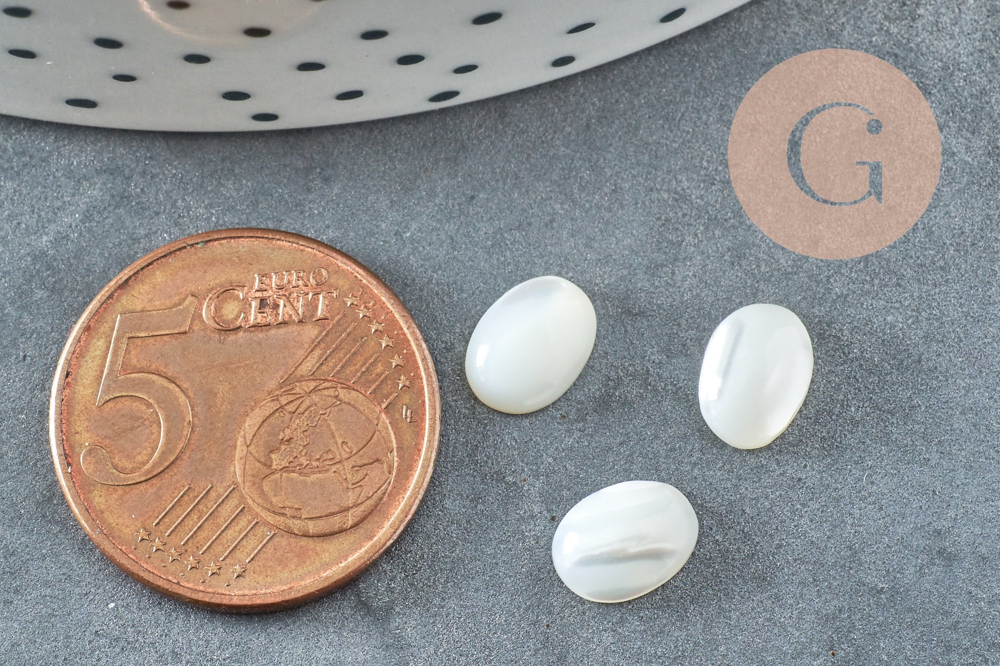 Cabochon ovale nacre blanche 8x6mm, x1 (G9045)
