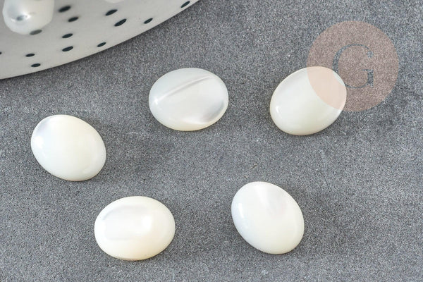 Cabochon ovale nacre blanche naturelle 10x8mm, x1 (G0372)