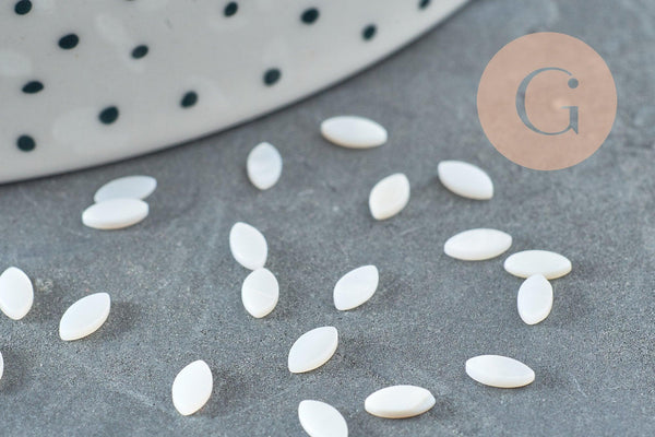 Cabochon ovale plat nacre blanche naturelle 5mm, x20 (0.4 gr) G6690