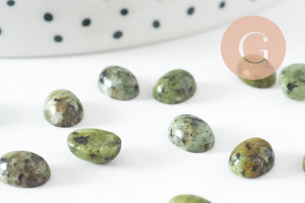 Cabochon ovale turquoise africaine naturelle 8x6mm, création bijoux pierre naturelle, x1 (G10177)