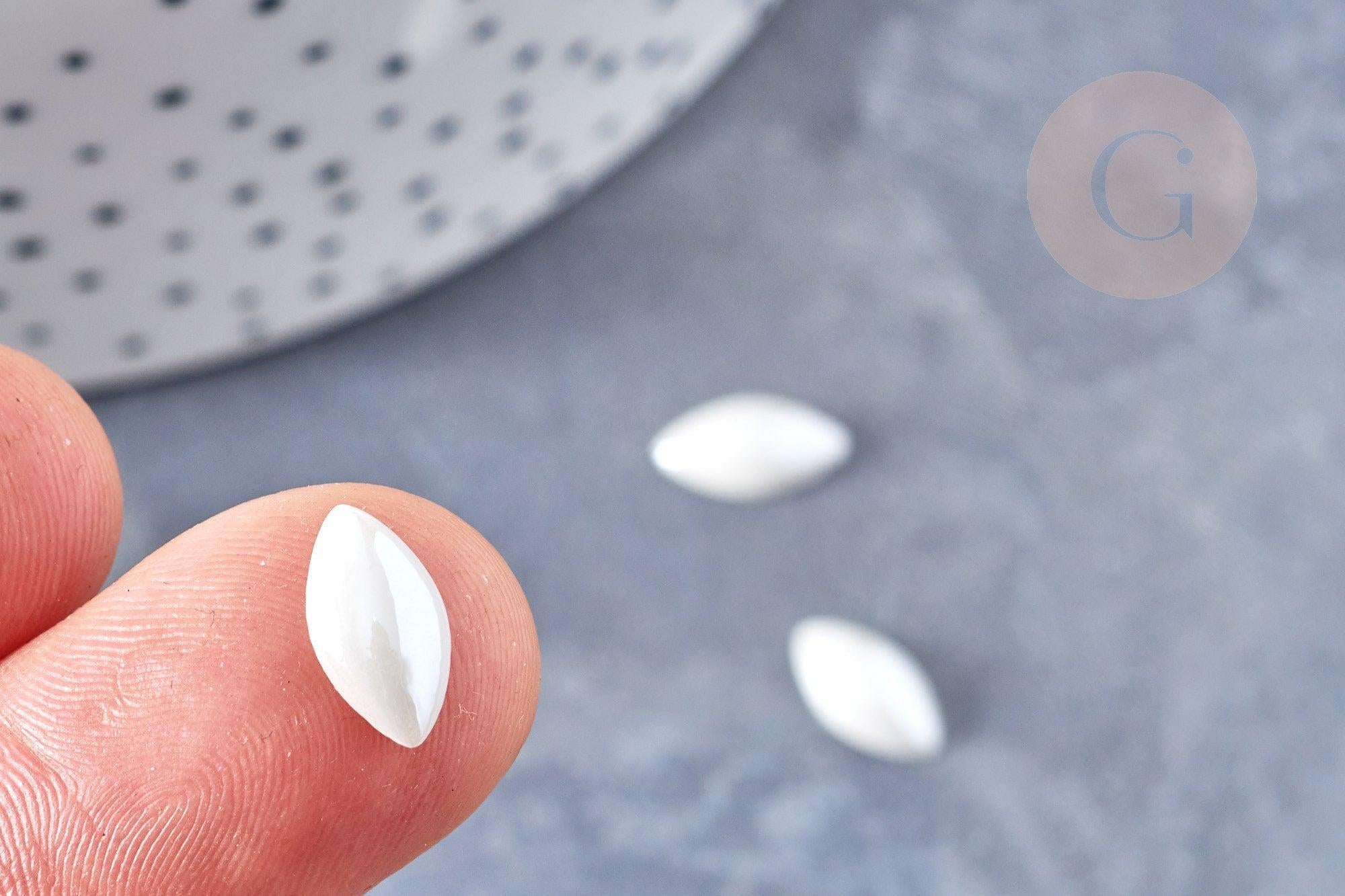 Cabochon ovale verre irisé blanc 6x12mm, x10 (G8706)