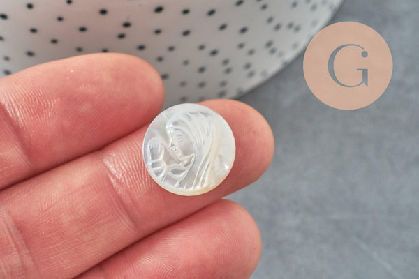 Cabochon rond Vierge Marie nacre blanche naturelle gravé 16mm, x1 (G9629)