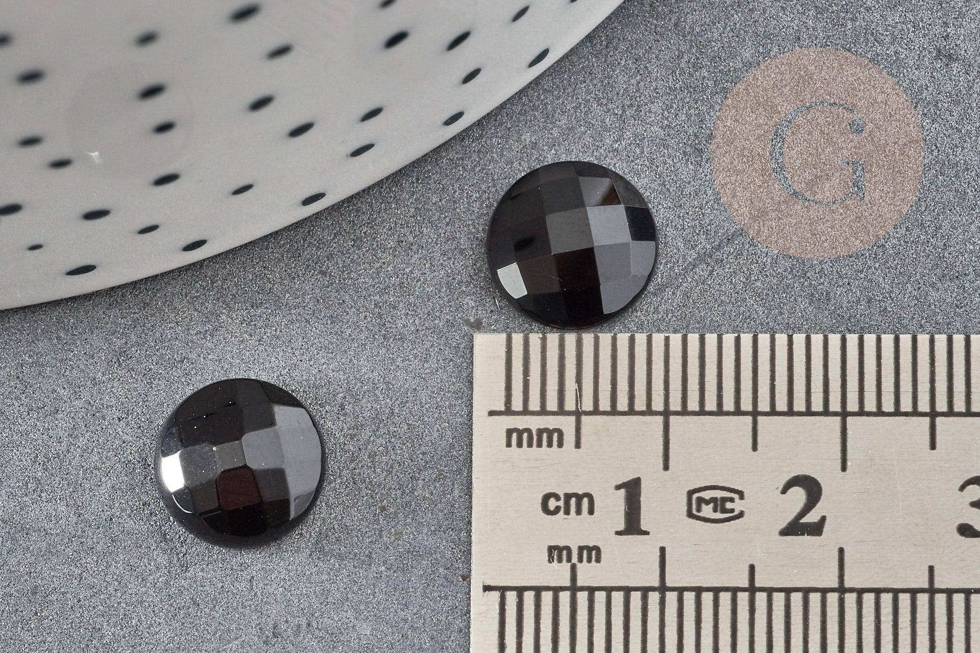 Cabochon rond agate naturelle noire facetté 10mm, x1 (G6692)