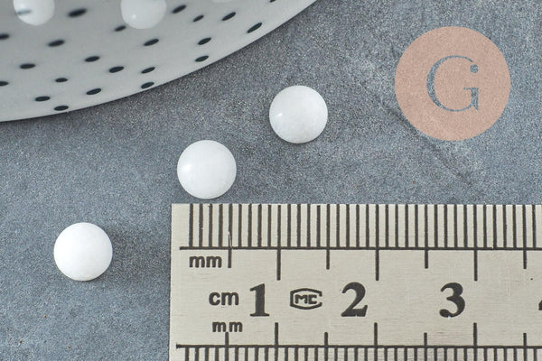 Cabochon rond jade blanc 6mm, x1 (G2885)