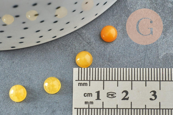 Cabochon rond jade naturel jaune 6mm, x1 (G0548)