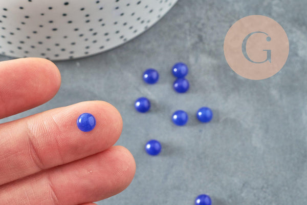 Cabochon rond jade naturel teinté bleu roi 6mm, x1 (G8694)