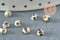 Cabochon rond jaspe dalmatien naturel 4mm, x1 (G2973)