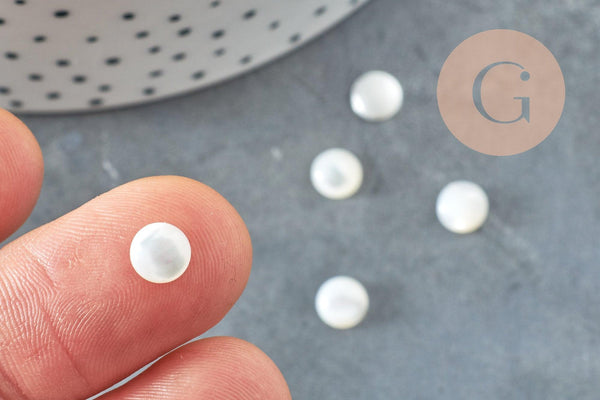 Cabochon rond nacre blanche naturelle 5.4mm, x1 (G1738)