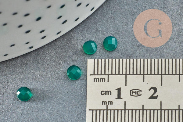 Cabochon rond onyx verte naturelle facetté 4mm, x1 (G2275)