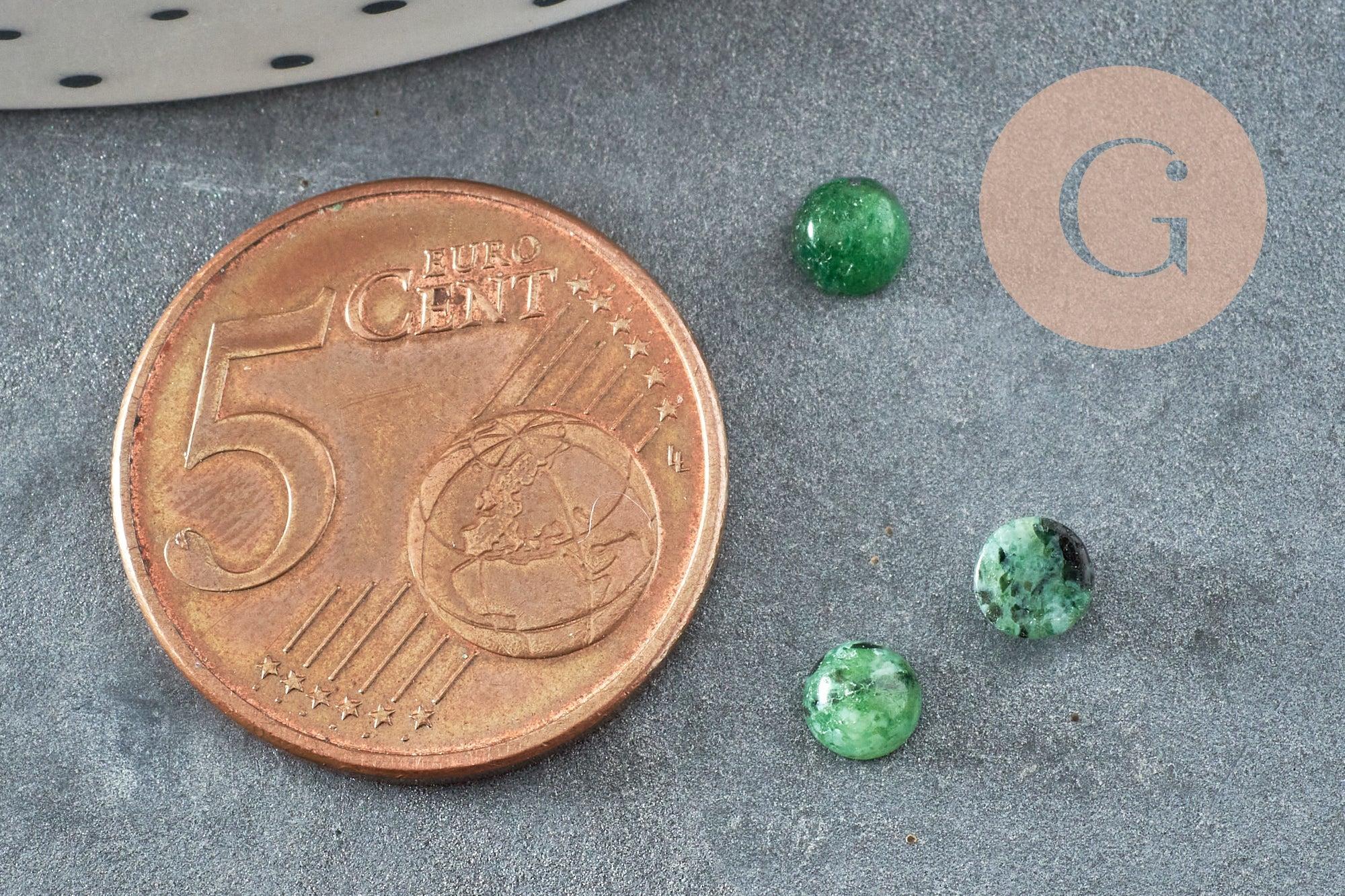 Cabochon rond rubis sur zoisite naturelle 4mm, x1 (G2781)