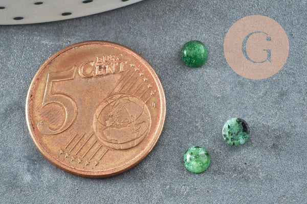 Cabochon rond rubis sur zoisite naturelle 4mm, x1 (G2781)