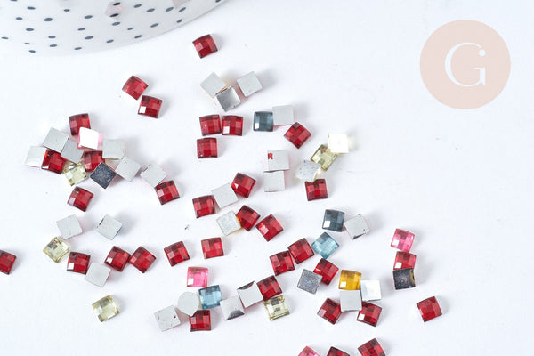 Cabochon strass plastique multicolore carré 4x4mm, x 5 grammes (G8338)
