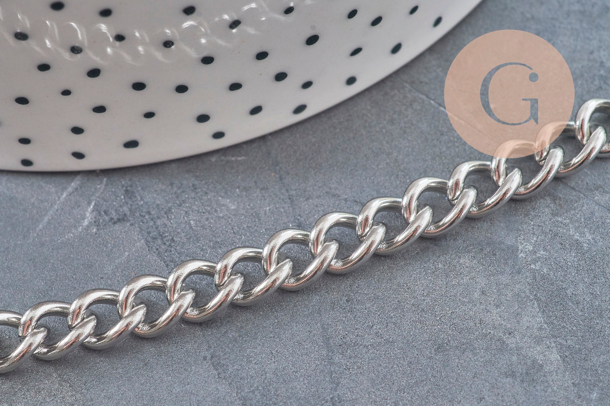 Stainless steel 304 curved chain, 6.5mm plate, x1 meter (G11195)