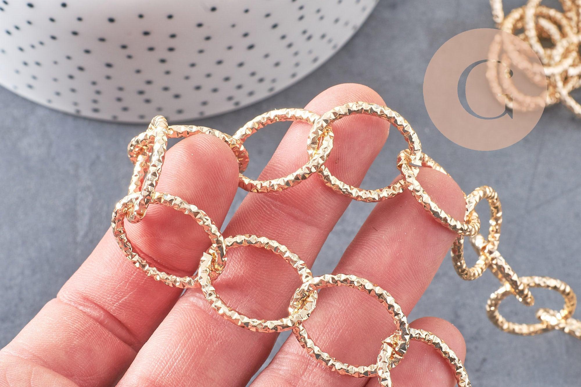 Chaine doré maille ronde texturée aluminium doré pâle 24mm, x1 mètre (G2783)