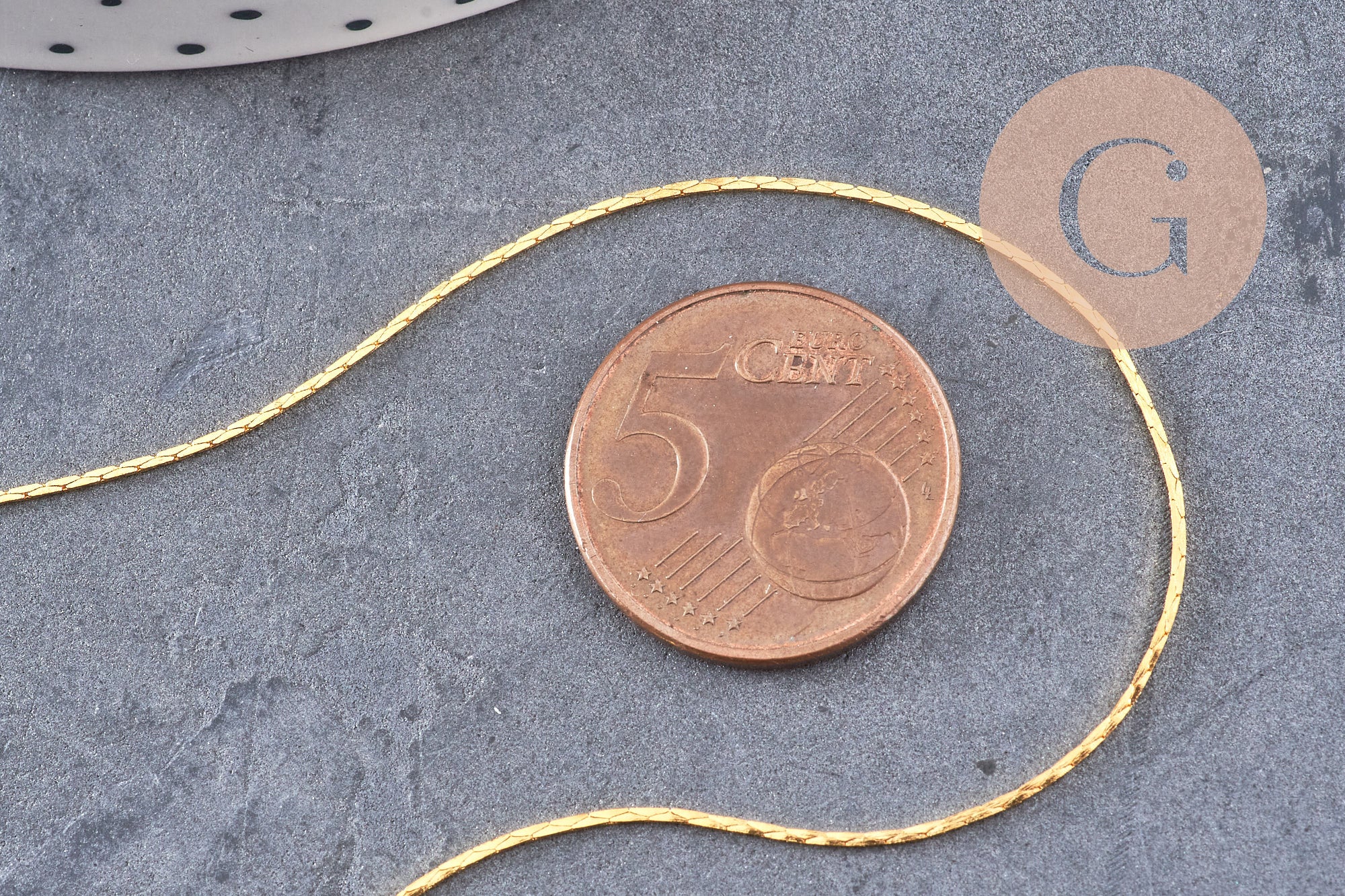 Chaine fine Dorée serpent laiton doré 0.9 mm, x 5mètres (G0733)