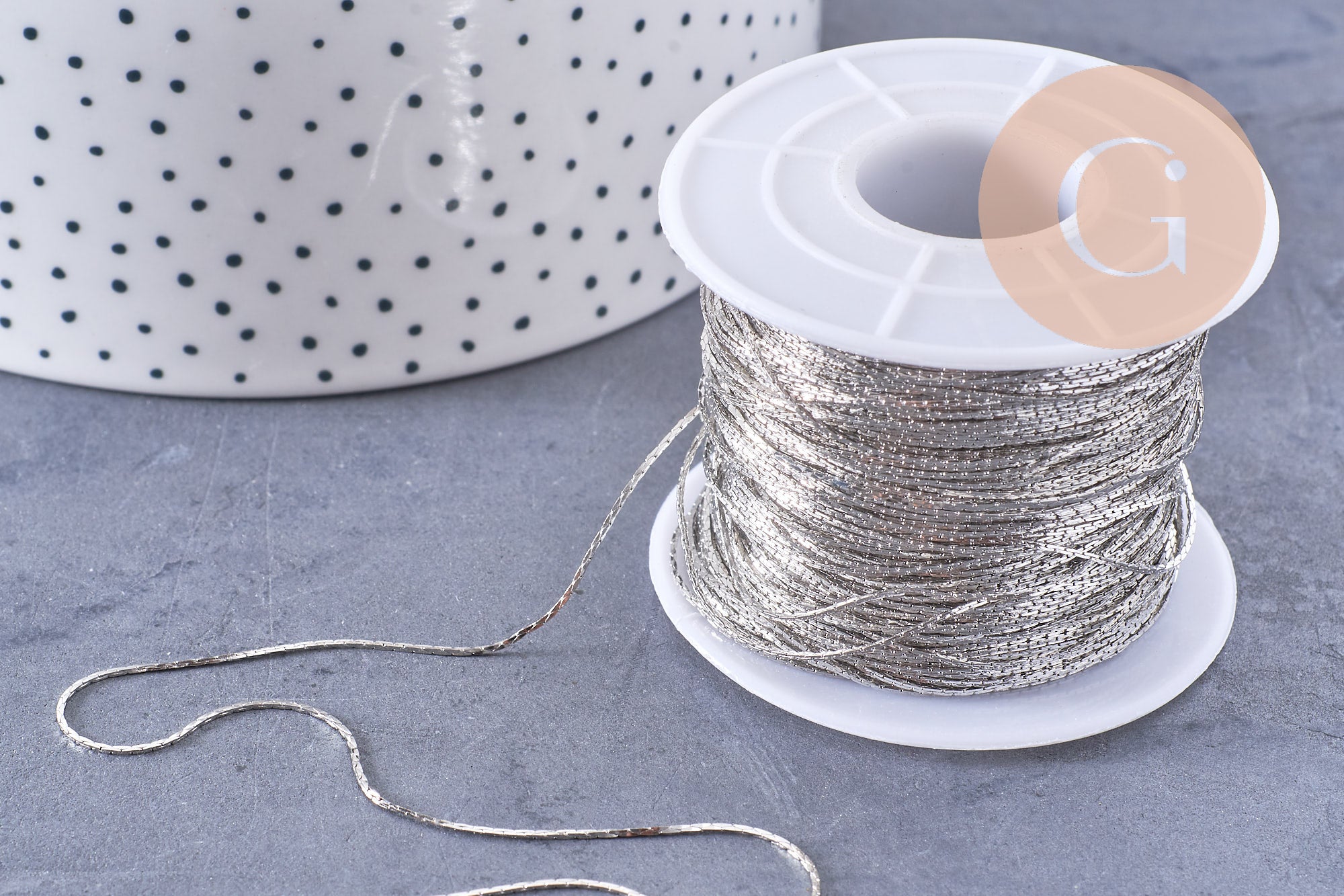 Chaine fine serpentine laiton platine 0.9 mm, x5 metres (G1409)