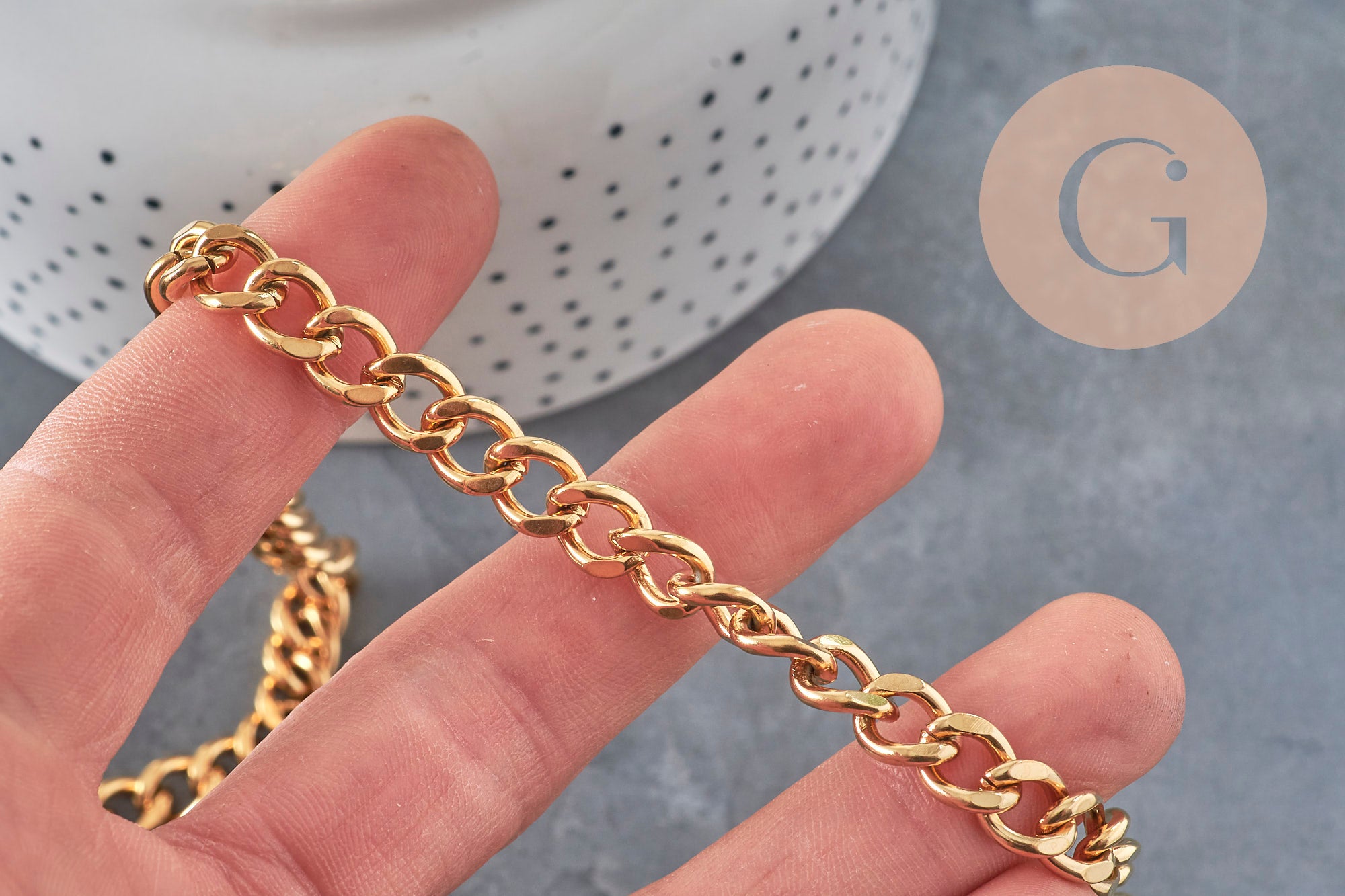 Curved link chain, 304 stainless steel, gold IP plated, 10mm, x1 meter (G11232)